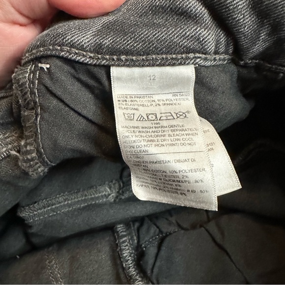 NWT Old Navy Rockstar Distressed Ripped High Rise Skinny Jeans Women’s Size 12 - Picture 3 of 5